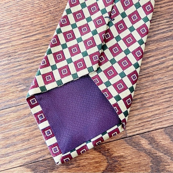 Paul Fredrick | 100% Italian Silk Hand Tailored Geometric Tie - Picture 4 of 5